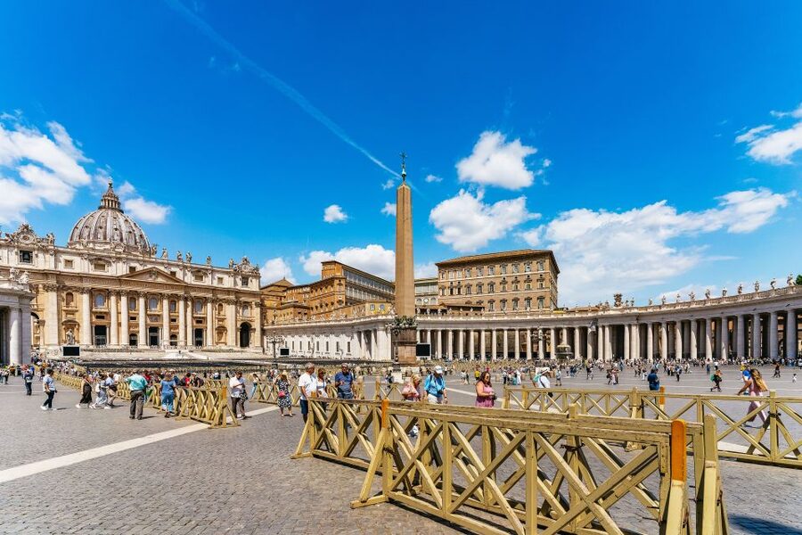 Rome: St. Peter's Basilica, Square and Grottoes Guided Tour - Dress rules, mobility, and family fit