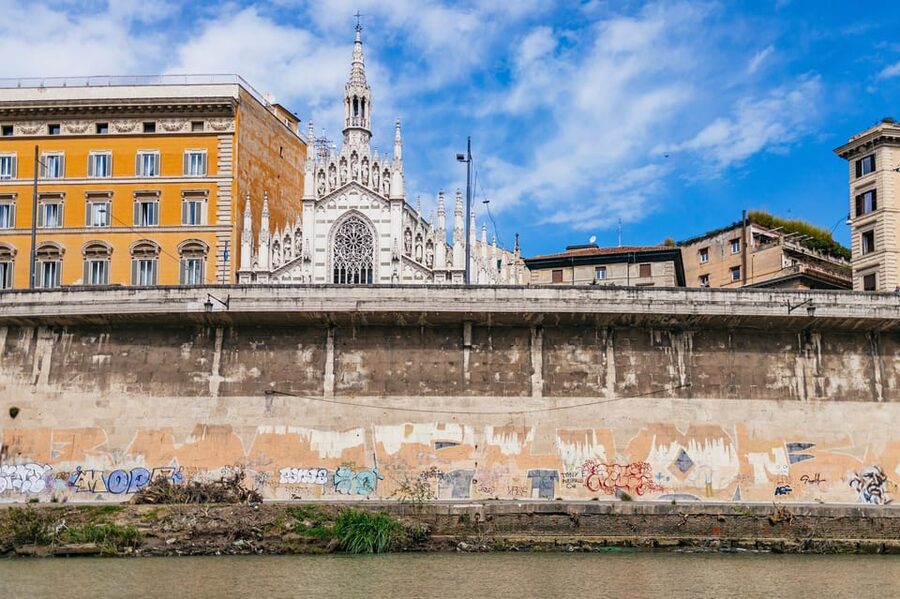 Rome: Tiber River Urban Rafting Tour with Roman Pizza - The rapids near Ponte Garibaldi