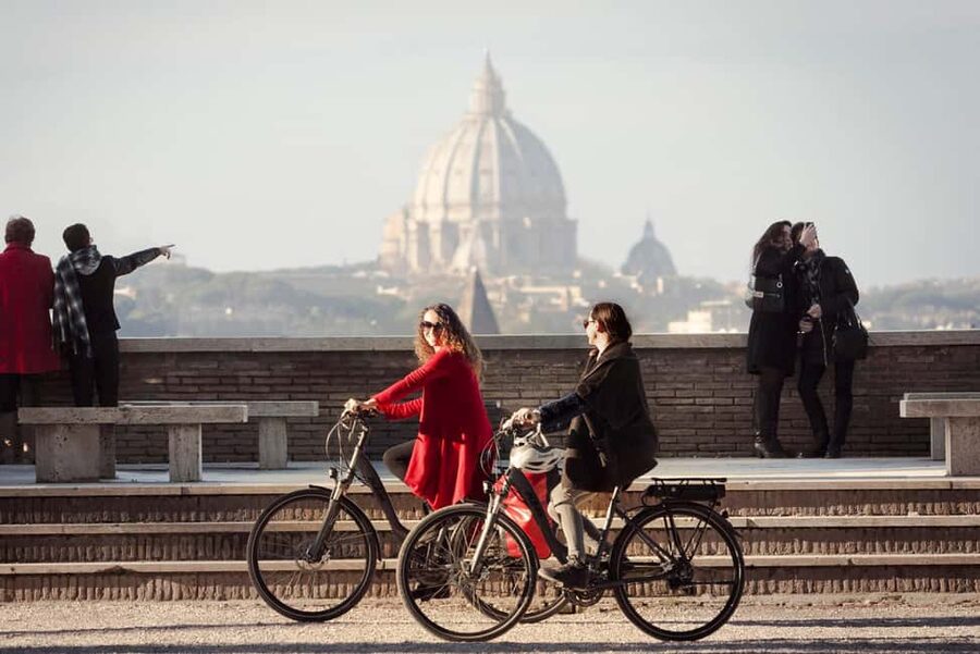 Rome: Top Highlights & Hidden Gems Tour by Cannondale E-Bike - The Pincio terrace and Villa Borghese
