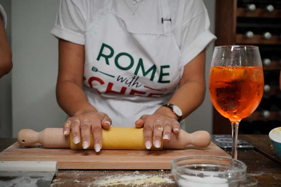 Rome: Traditional Pasta with Cocktails Cooking Class - Making pasta from scratch