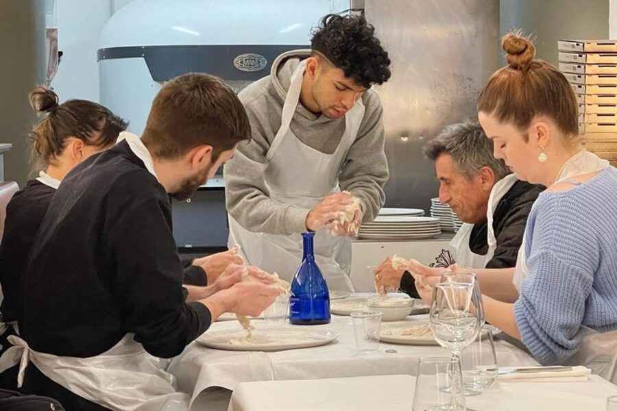 Rome: Traditional Pizza Cooking Class near Piazza Navona - Dietary needs and physical access