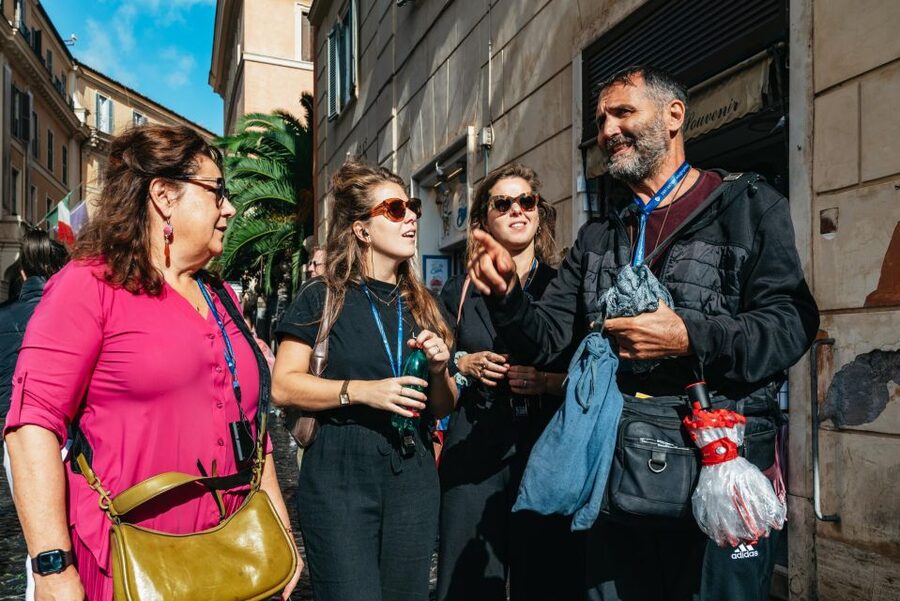 Rome: Trevi Fountain and Underground Guided Tour - Vicus Caprarius and nine meters underground