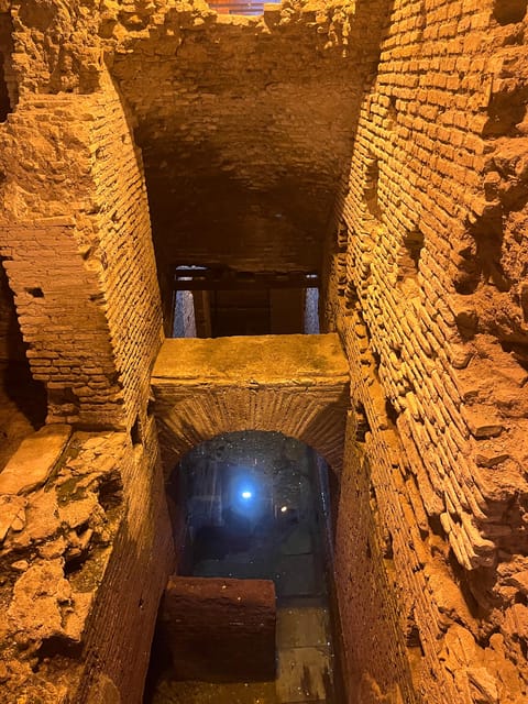 Rome: Trevi Fountain District Underground Tour and Ice Cream - Inside Vicus Caprarius, Rome’s City of Water