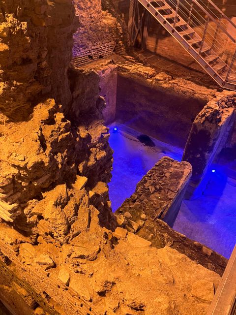 Rome: Trevi Fountain District Underground Tour and Ice Cream - What the Trevi Fountain stop really includes