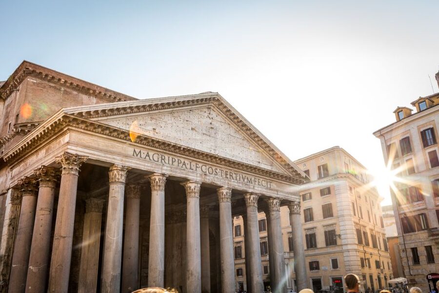 Rome: Trevi Fountain, Spanish Steps & Pantheon Walking Tour - What the guides add to the experience