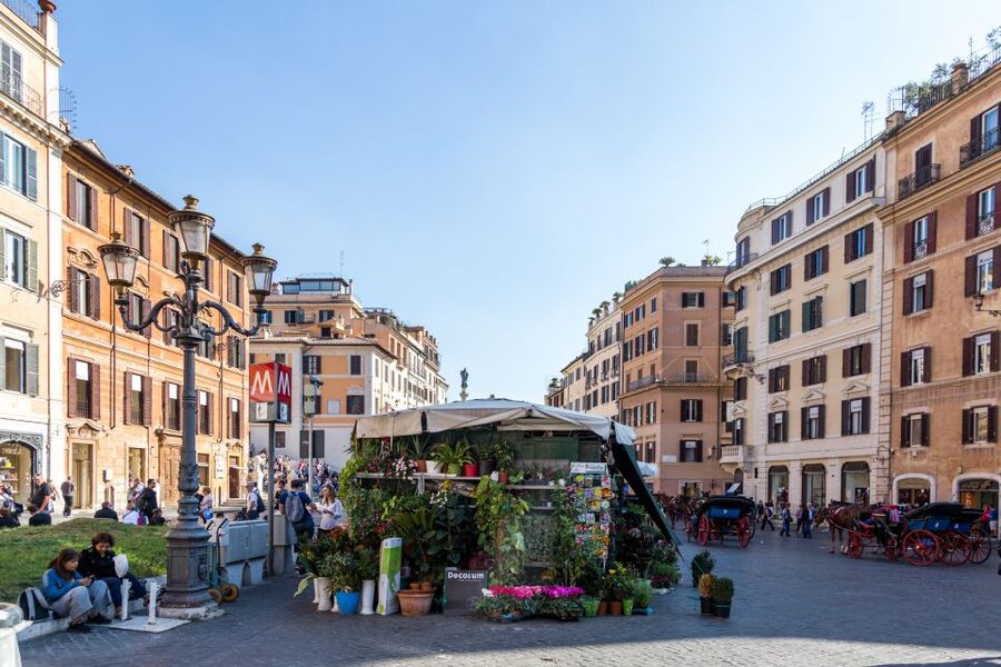 Rome: Trevi Fountain, Spanish Steps & Pantheon Walking Tour - Inside the Pantheon with reserved entry