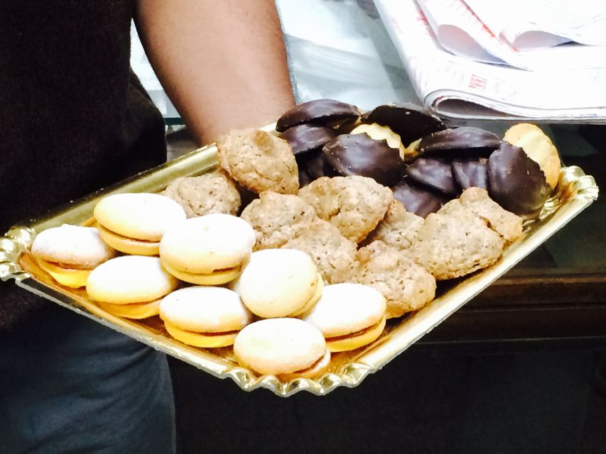 Rome: Twilight Trastevere Food Tour with Wine Tasting - Why a Trastevere food walk works so well