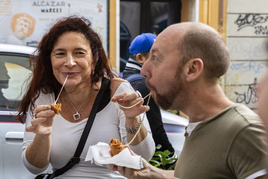 Rome: Twilight Trastevere Food Tour with Wine Tasting - Porchetta, gelato, and the stops that break the pattern