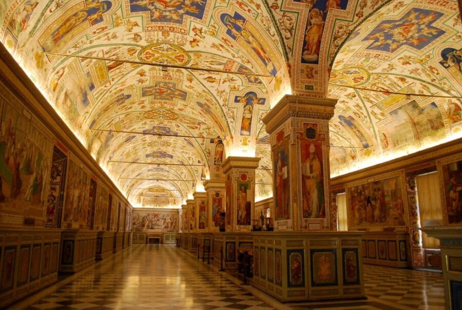 Rome: Vatican Museums and Sistine Chapel Guided Tour - The Gallery of Maps rewards looking upward