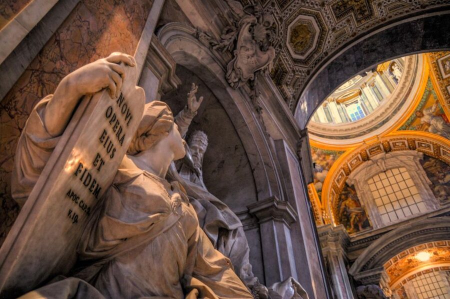Rome: Vatican Museums and Sistine Chapel Tour with Ticket - Crowds, comfort, and the pace