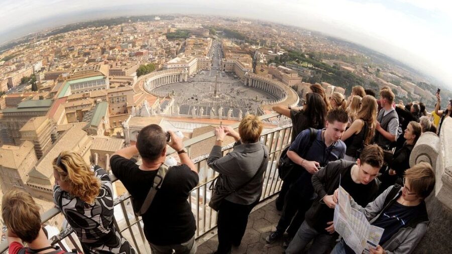 Rome: Vatican Museums and St. Peter’s Tour with Dome Climb - Moving Through the Vatican Museums