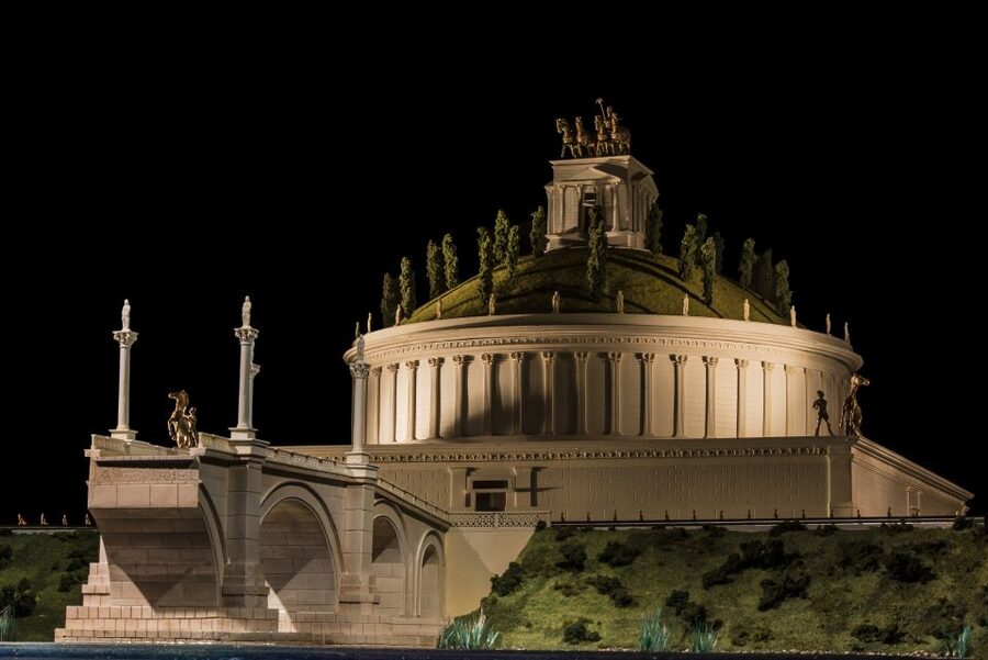Rome: Welcome To Rome Immersive Multimedia Show - The 27-minute projection across Rome’s ages