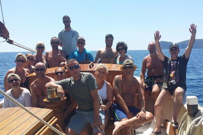 Sailing day trip on Tall Ship Andrea Jensen with Lunch and Wine - The red sails and the return to Alghero