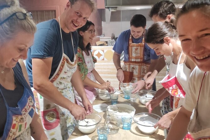 Semi-Private Pizza Making Experience in Naples with Drink - Why this short Naples class works so well
