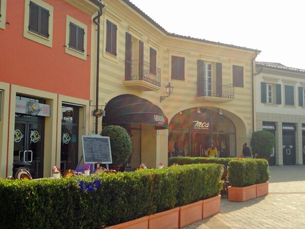 Serravalle Outlet Shopping Mall Shuttle Bus - Return ticket - Key points before you book