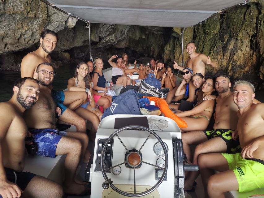 Siracusa: Ortigia Boat Tour with Marine Grotto - The port, Foro Italico, and the Arethusa Spring