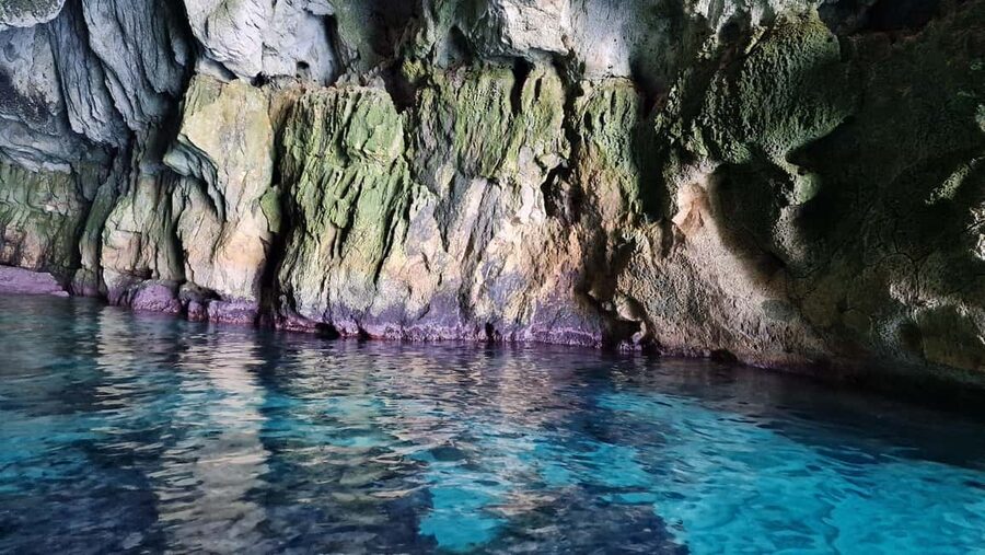 Siracusa: Ortigia & Sea Caves Speedboat Tour with Swim Stop - Who will enjoy this Ortigia boat tour?