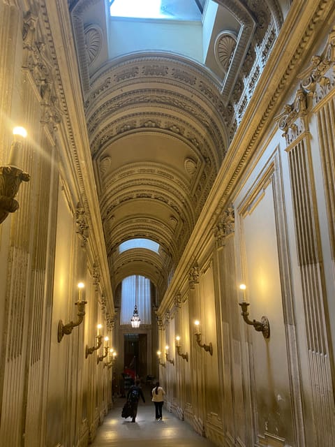Sistine Chapel and Vatican Museums Skip-the-line Ticket - Meeting the host and finding the entrance