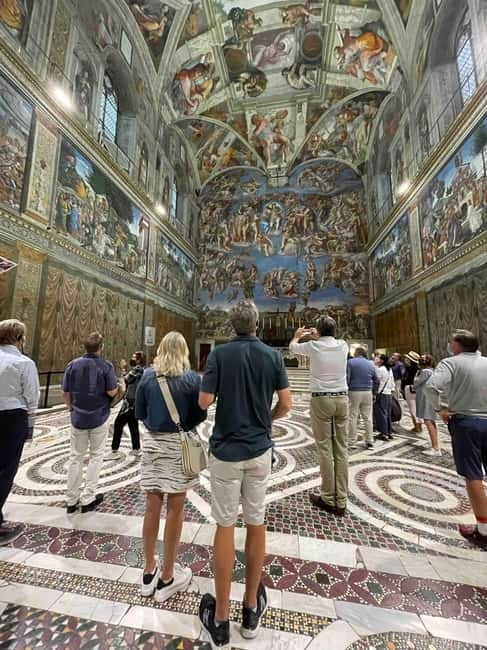 Sistine Chapel and Vatican Museums Small Group Tour - The Gallery of Tapestries and Renaissance storytelling