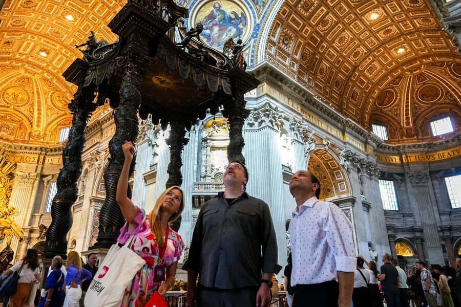 Skip-The-Line Vatican Museum, Sistine Chapel & Basilica Tour - Raphael Rooms and Renaissance ideas