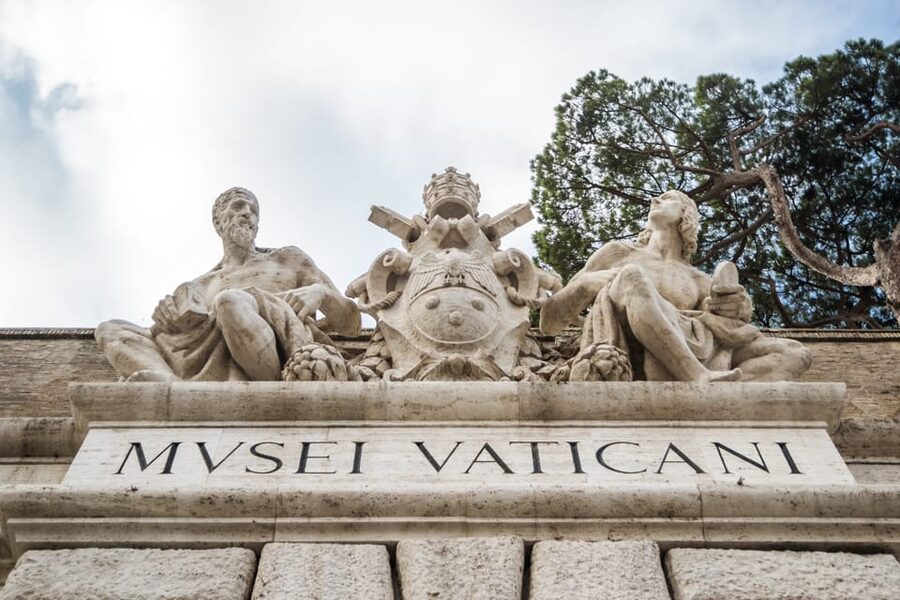 Skip-The-Ticket-Line Vatican Museums & Sistine Chapel Entry - Finding the meeting point in Piazza del Risorgimento