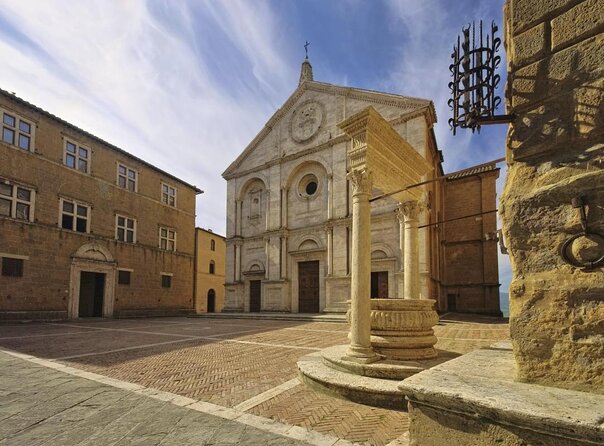 Small-Group Montepulciano and Pienza Day Trip from Siena - Pienza, the Renaissance town planned on paper