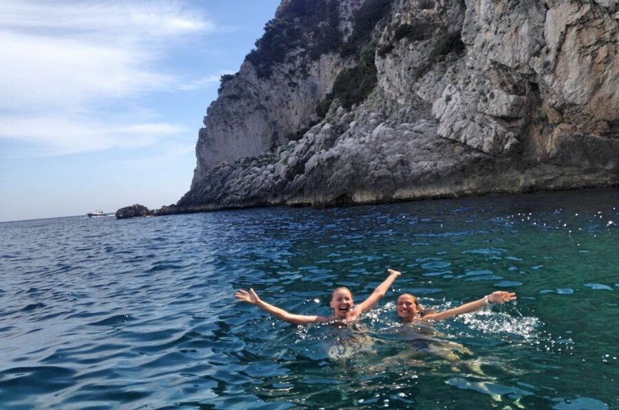 Sorrento: Capri and Blue Grotto Boat Cruise with Drinks - Capri by boat: the key points