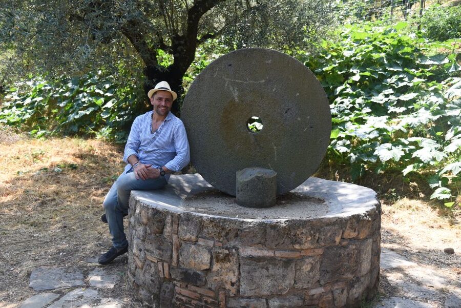 Sorrento: Farm Tour with Cheese Tasting & Pizza Making Class - Why the family hosting makes a difference
