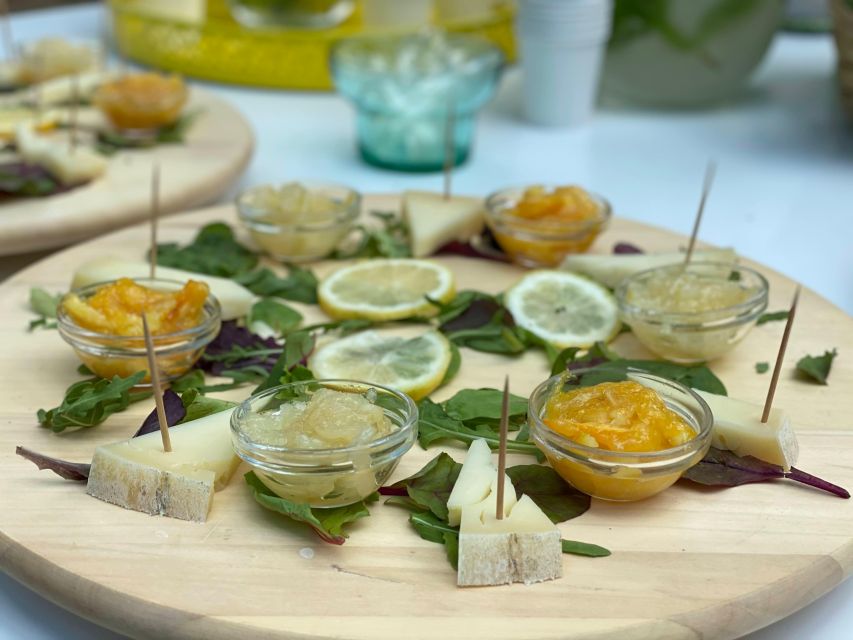 Sorrento: Lemon Garden Tour with Marmalade Tasting - The tasting under the trees