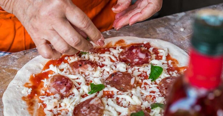 Sorrento: Pizza Making Class - A short ride from Sorrento to the hills