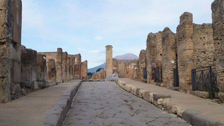 Sorrento: Skip-the-Line Pompeii Express Tour by Train - Should you book it?