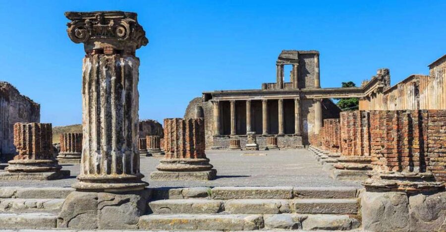 Sorrento: Skip-the-Line Pompeii Express Tour by Train - The 45-minute train ride to Pompeii