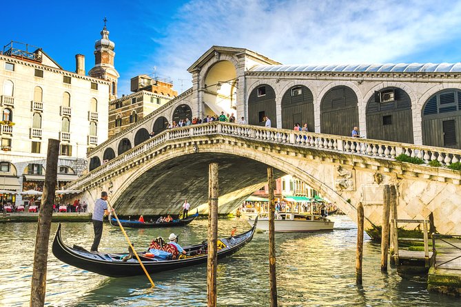 St. Mark’s Basilica Guided Tour with Venice Canals Gondola Ride - The gondola ride from the Bacino di San Marco