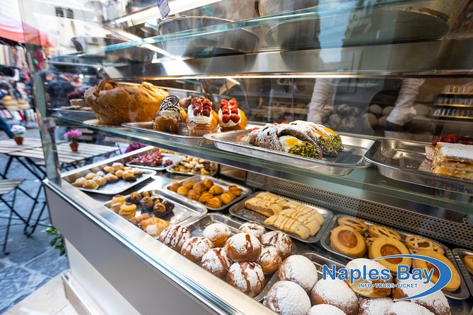 Street food in Naples with 6 Stops and Limoncello - Taralli at Panificio Coppola