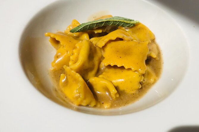StreetFood D'Luxe Experience: Tastes of Turin | Semi-Private - Street food brings old favorites into focus