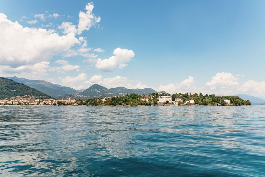 Stresa: 3 Borromean Islands Hop-On Hop-Off Boat Tour - What the commentary and crew are like