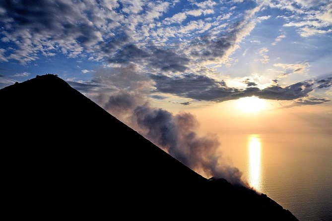 Stromboli: sunset trekking to Sciara del Fuoco - Ashàra - Starting from Piazza San Vincenzo before sunset