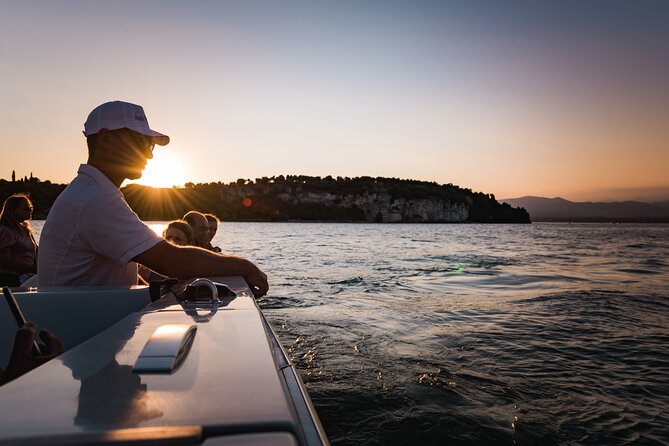 Sunset Tour in Sirmione - Scaligero Castle and the drawbridge passage