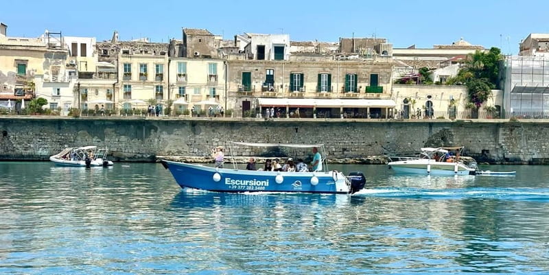 Syracuse: Ortigia Island and Sea Caves Boat Tour with Drinks - Sea Caves on the Syracuse Side