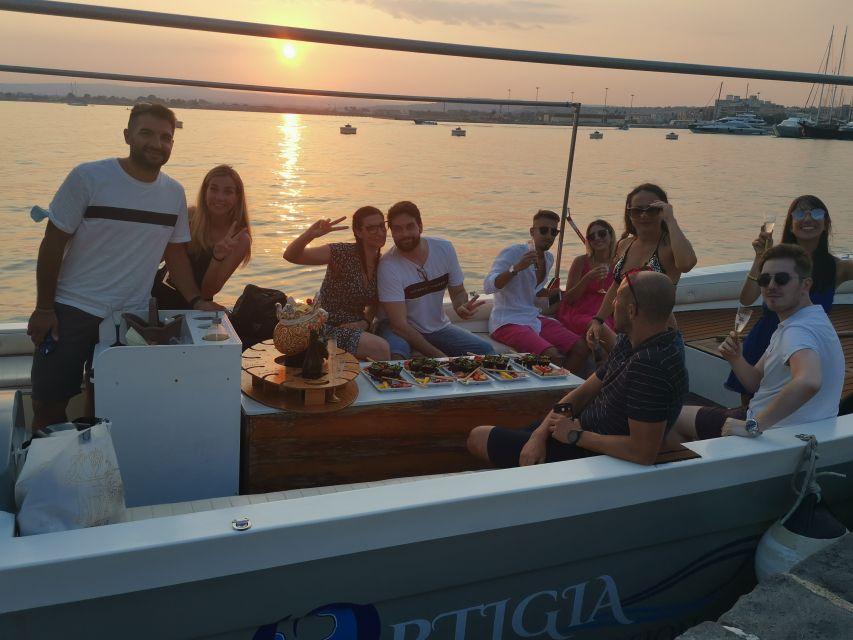 Syracuse: Ortigia Sunset Cruise with Aperitif - Sunset, Mount Etna, and the ride home