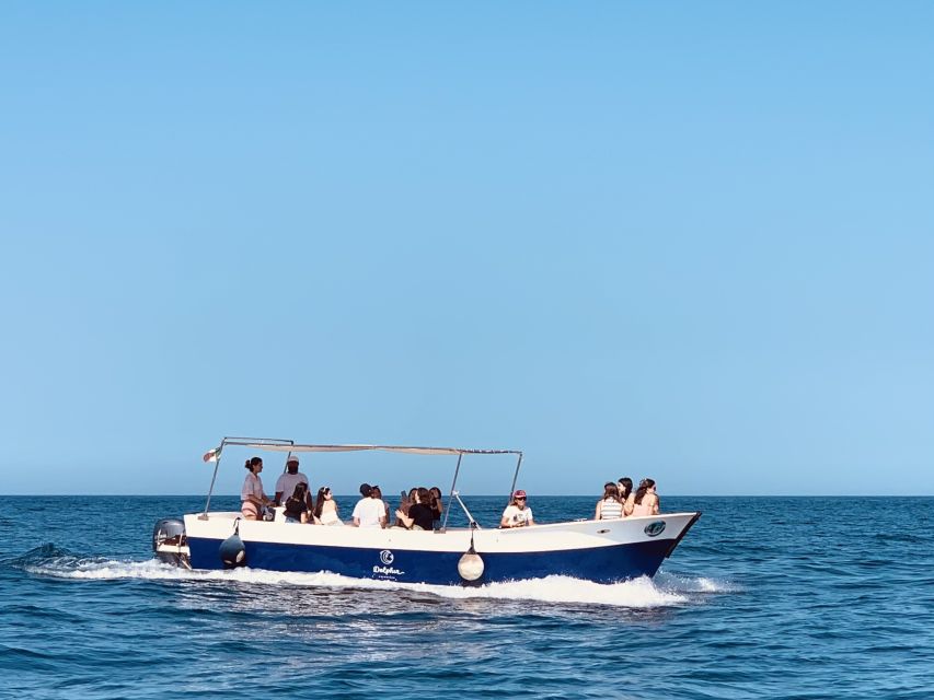 Syracuse: Pillirina, Ortigia, and Sea Caves Tour by Boat - The first coastal views near Syracuse