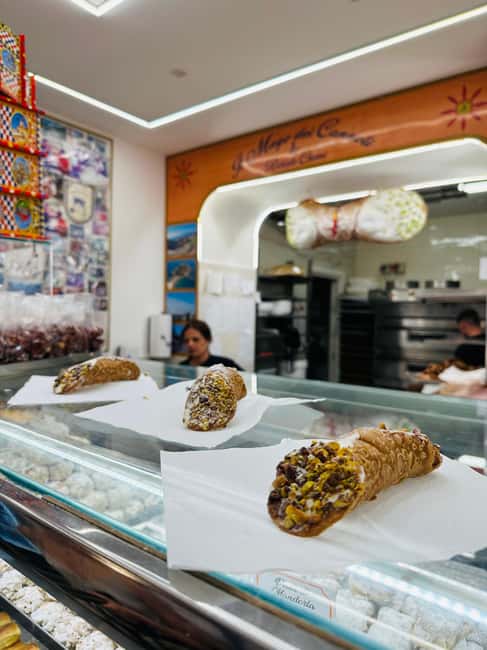 Syracuse: Street Food Walking Tour in Ortigia with Tastings - Granita and cannoli at the sweet end