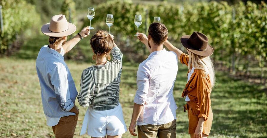 Taormina: Guided Etna Wine Tasting Half-Day Tour - A short stop in Linguaglossa
