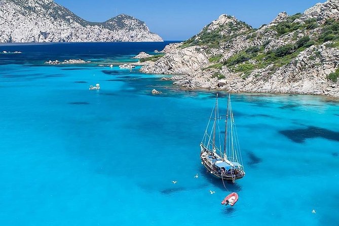 Tavolara Boat Tour and Snorkeling - Doctor’s Beach and the best swimming rhythm