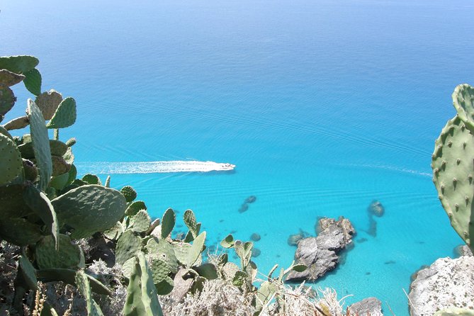 The best Boat Tour from Tropea to CapoVaticano, max 12 passengers - Riaci’s canyon and the best early swim