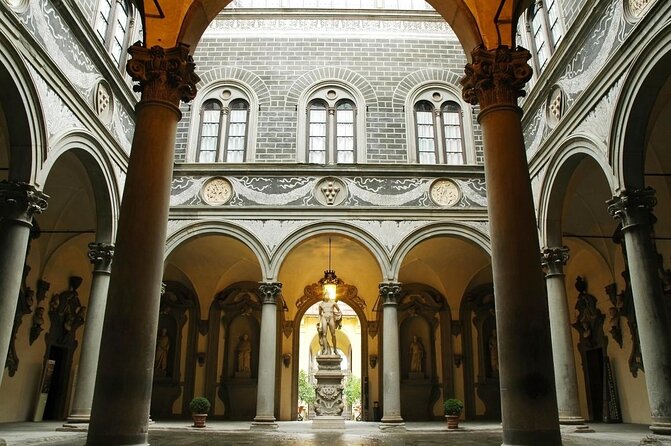 The Best tour in Florence: Renaissance & Medici Tales - guided by a STORYTELLER - Key points at a glance