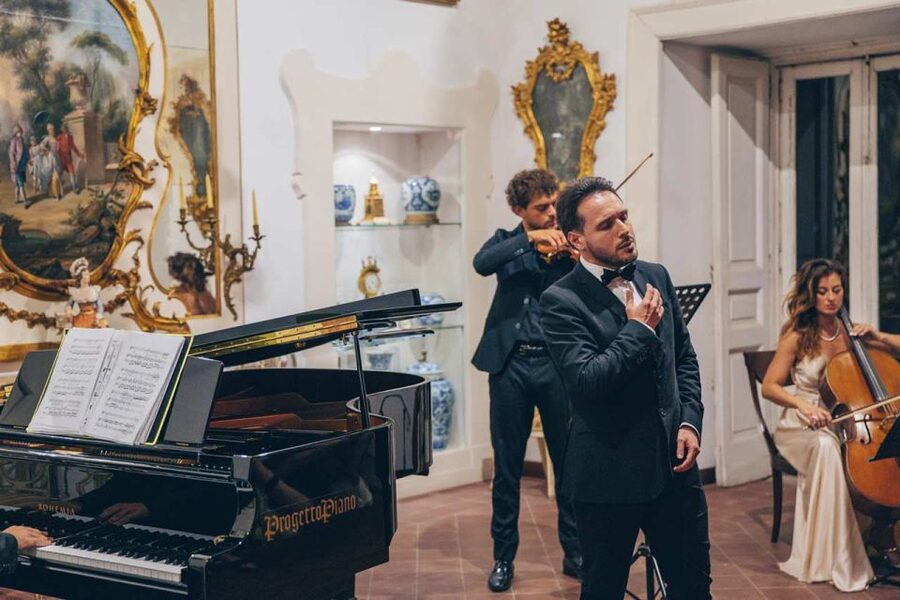The Three Tenors in Sorrento: Opera Arias, Naples and Songs - The First Half: Opera Arias and Familiar Melodies