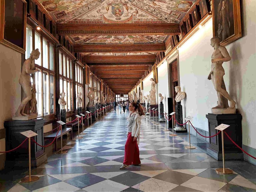The Uffizi Gallery Florence Small group Guided tour - The first rooms and the Medici story