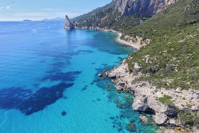 Tour along the coast of Baunei: a unique experience - What the skipper adds to the day