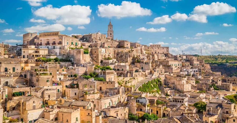 Tour di Alberobello e Matera in bus privato da Bari - The road to Matera